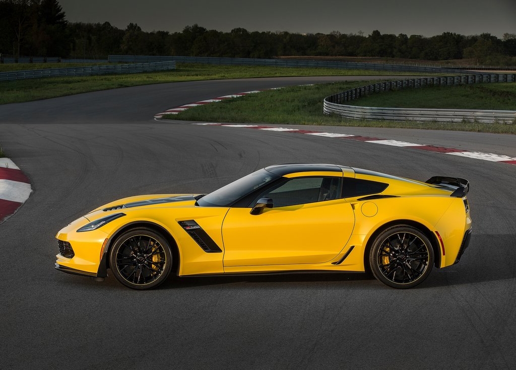 Chevrolet-Corvette_Z06_C7.R_Edition_2016_1024x768_wallpaper_06.jpg