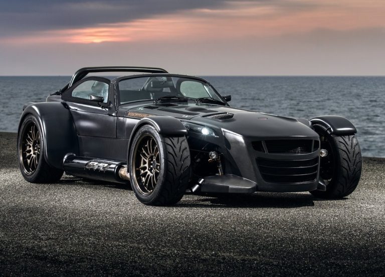 Donkervoort-D8_GTO_Bare_Naked_Carbon_Edition_2015_1024x768_wallpaper_01.jpg