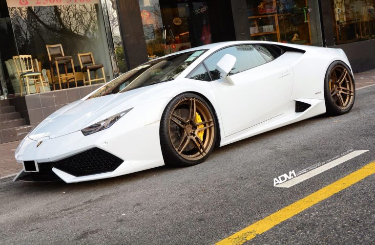 Lamborghini-Huracan-On-ADV05-MV1-CS-By-ADV.1-Wheels-01.jpg