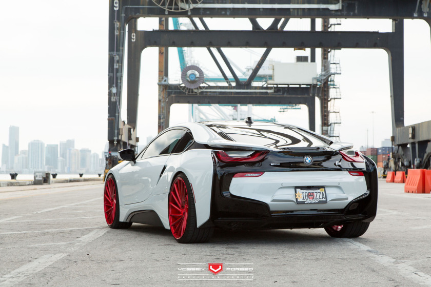 BMW-i8-Duo-Vossen-Forged-Precision-Series--Vossen-Wheels-2015-1127-840x560.jpg