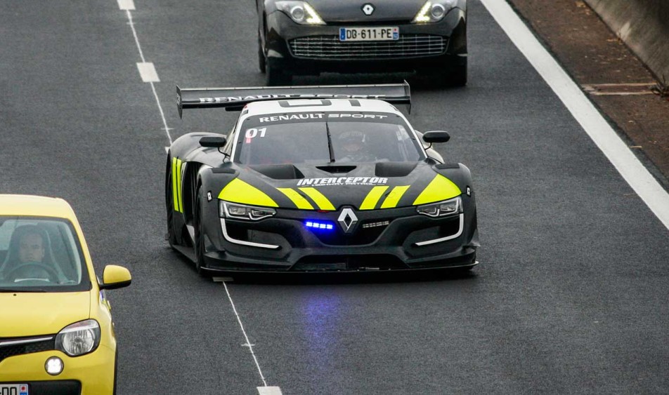 renault-interceptor-0128201-1-952x563.jpg