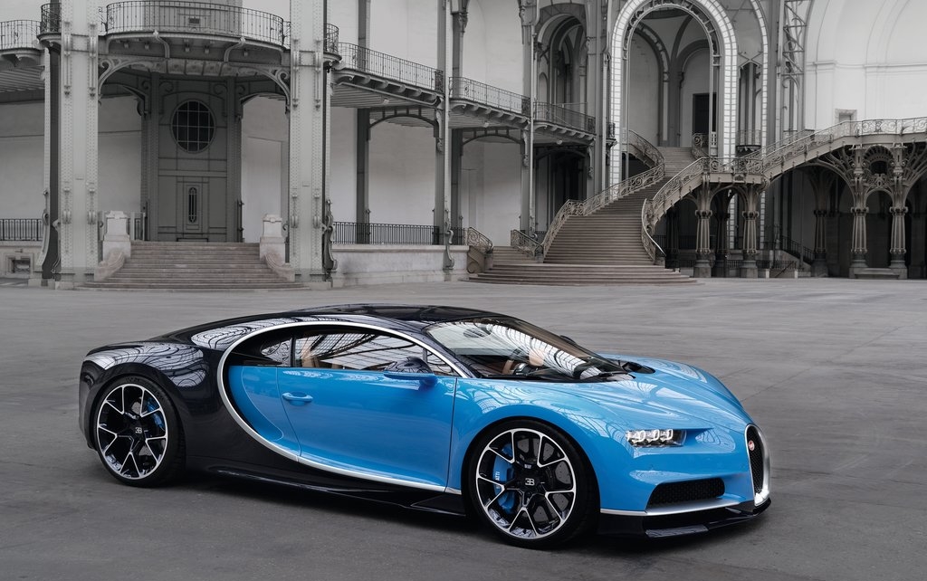 Bugatti-Chiron_2017_1024x768_wallpaper_03.jpg