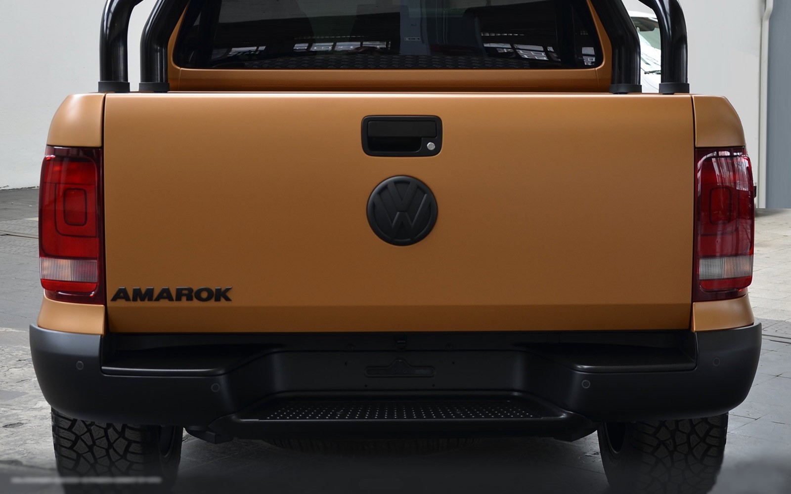 amarok-v8-passion-desert-heck-8.jpg