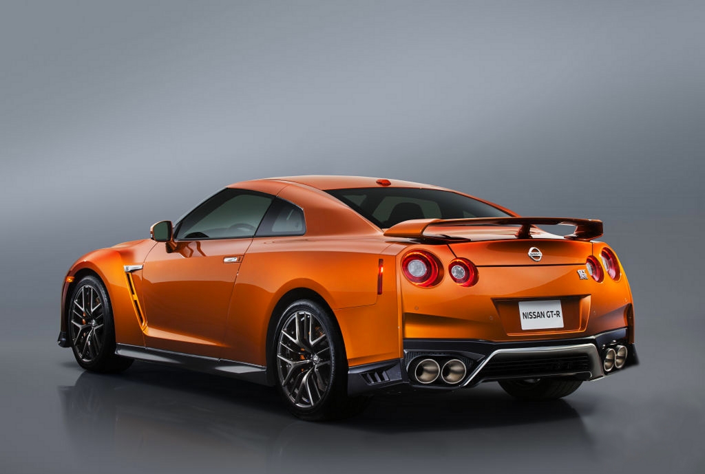 2017_nissan_gtr_29.jpg