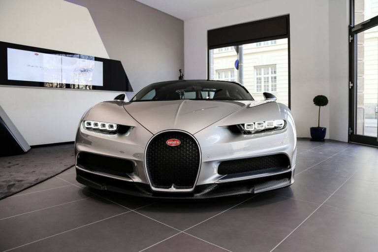 Bugatti-Chiron-Munich-Boutique-1.jpg
