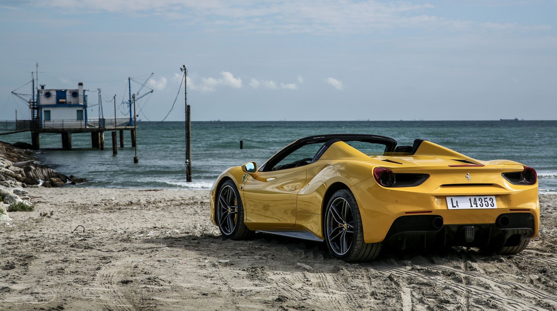 2016-Ferrari-488-Spider-Wallpapers-For-Iphone.jpg