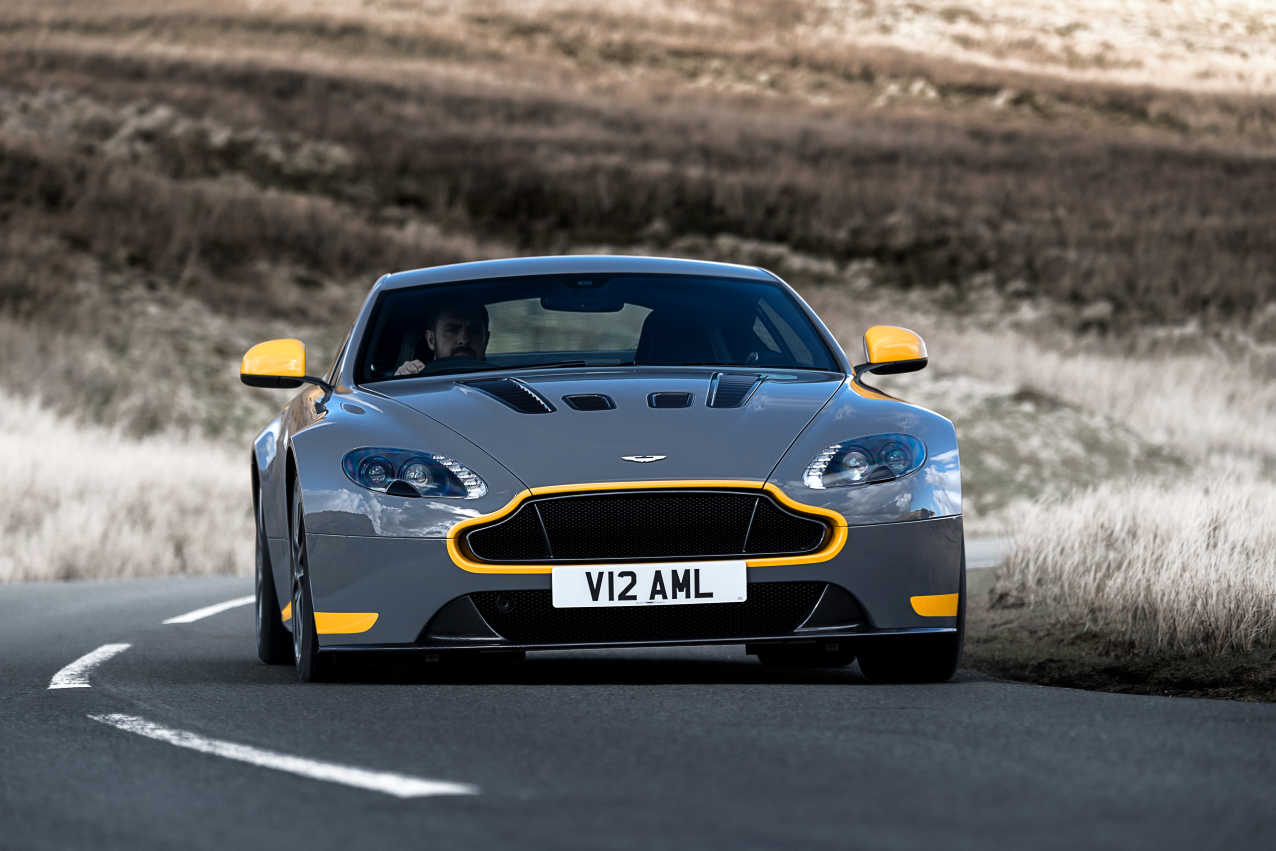 2017-aston-martin-v12-vantage-s-6.jpg