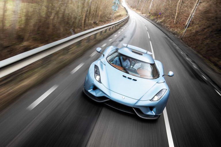 Koenigsegg-Regera-front-view-in-motion.jpg