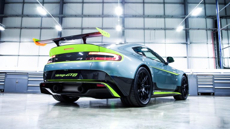 aston_martin_vantage_gt8_06.jpg