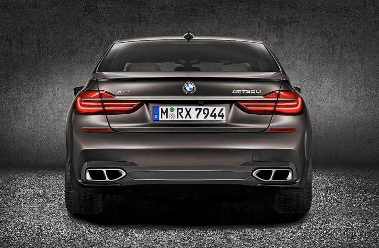 BMW-M760Li-xDrive-1200x800-0ebefc172b155ddb.jpg