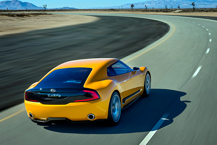 kia-stinger-gt4-concept-p18b.jpg