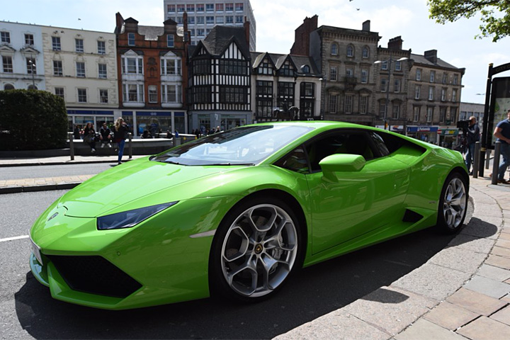 lamborghini-huracan-taxi-uk-1n.jpg