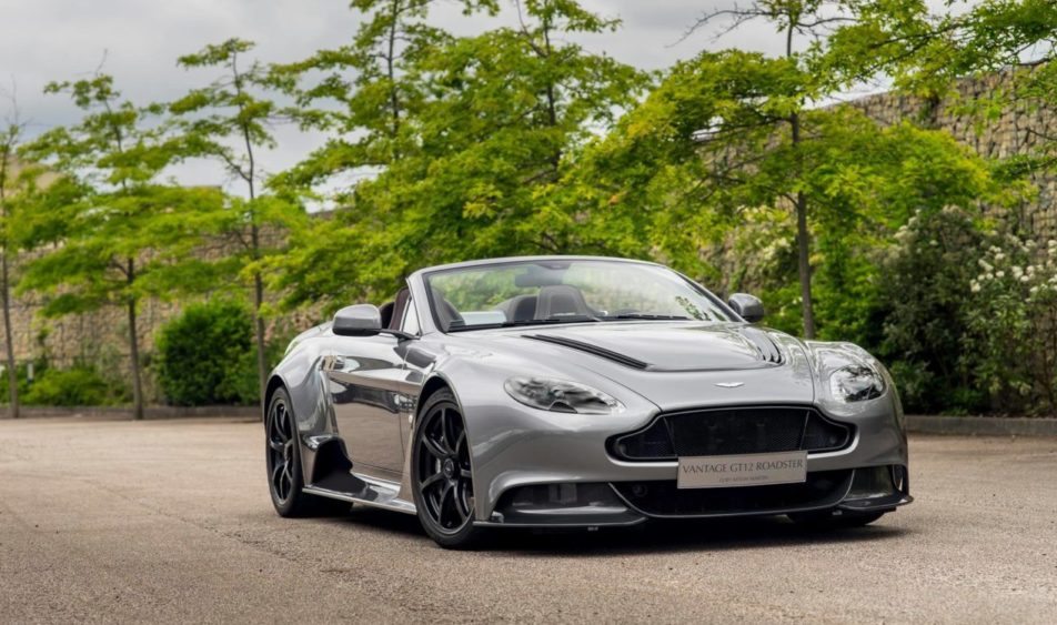 Aston-Martin-Vantage-Roadster-e1466777475169-952x563.jpg