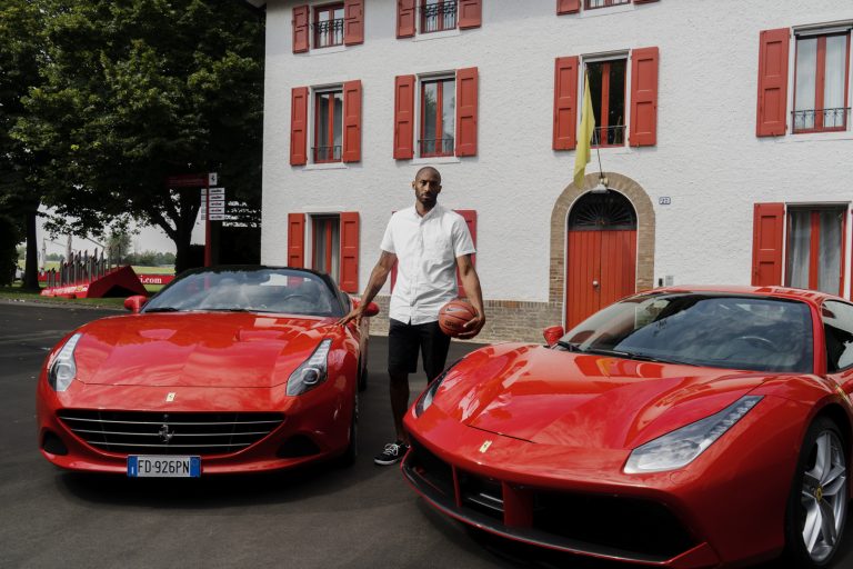 160054-cor-Ferrari-Kobe-Bryant.jpg