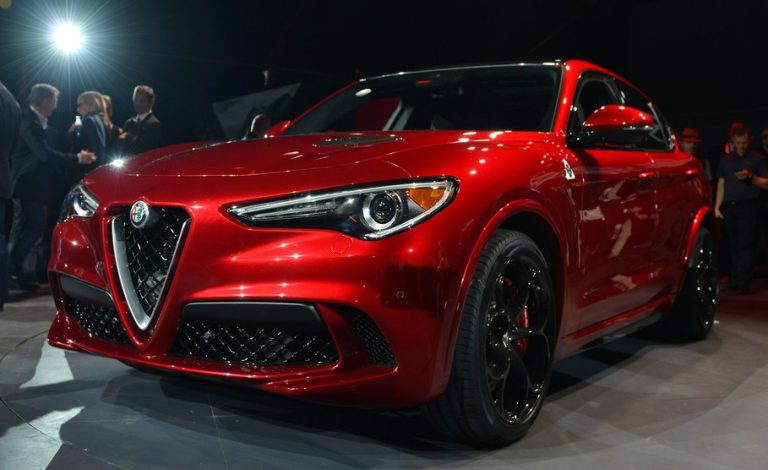 alfa-romeo-stelvio-la-2016.jpg