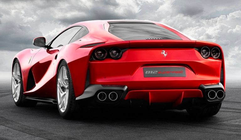 Ferrari-812_Superfast-2018-1600-03.jpg