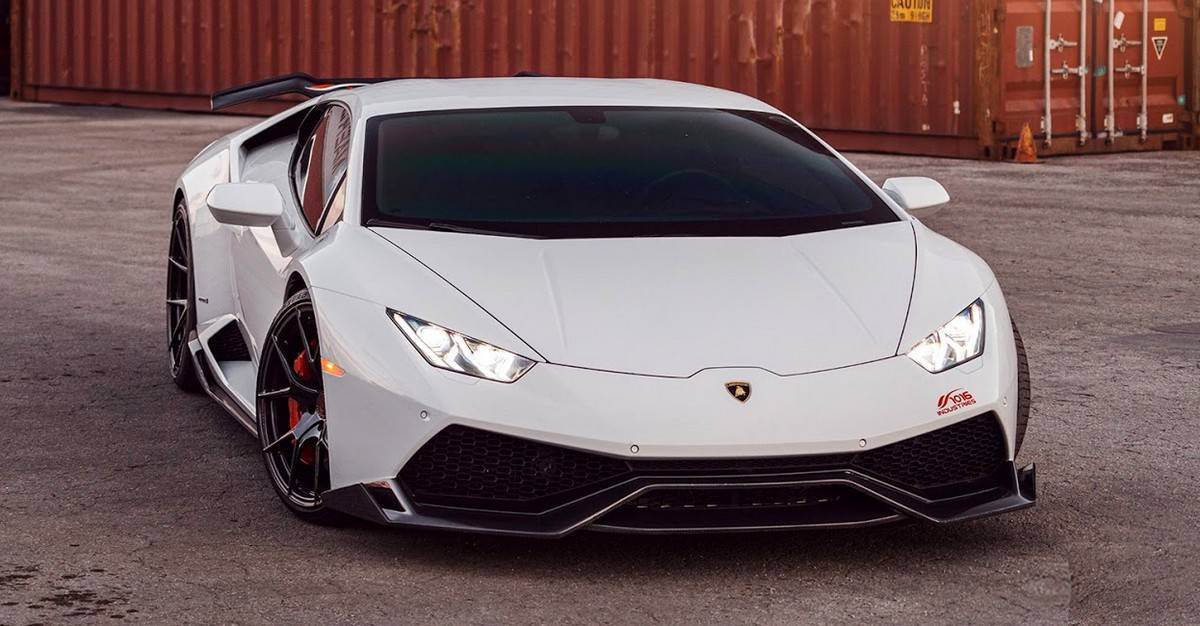 1016_White_Huracan_11.jpg