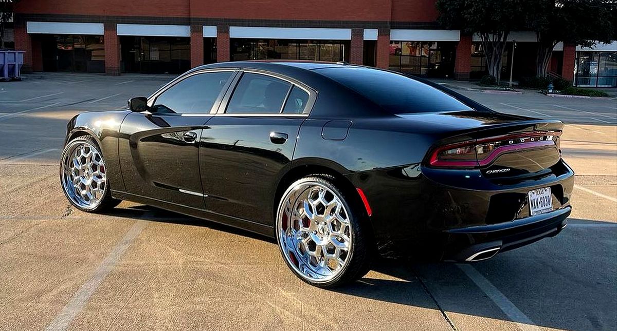 forgiato-custom-wheel-dodge-charger-ottagono-forgiato-11-27-2020_5fc12e880d71b_1.jpg