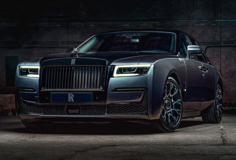 Rolls-Royce-Ghost_Black_Badge-2022-1600-01.jpg