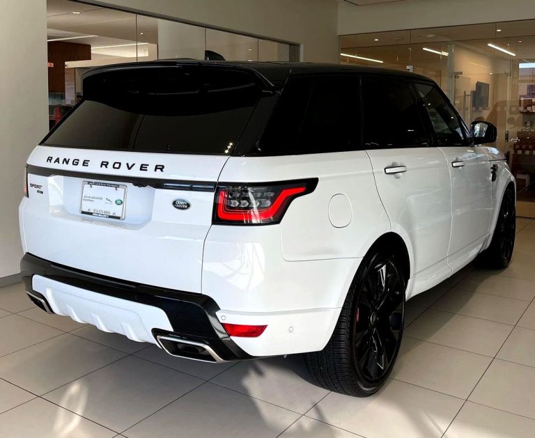 landroverparsippany_254788078_1236610120175843_2916790255542692737_n.jpg