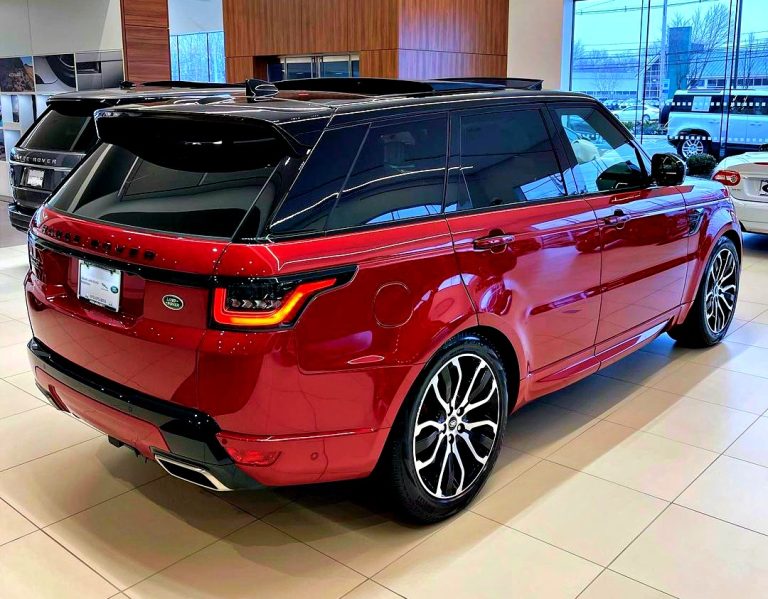 landroverparsippany_270485324_1053055178573059_1355357087266456795_n.jpg