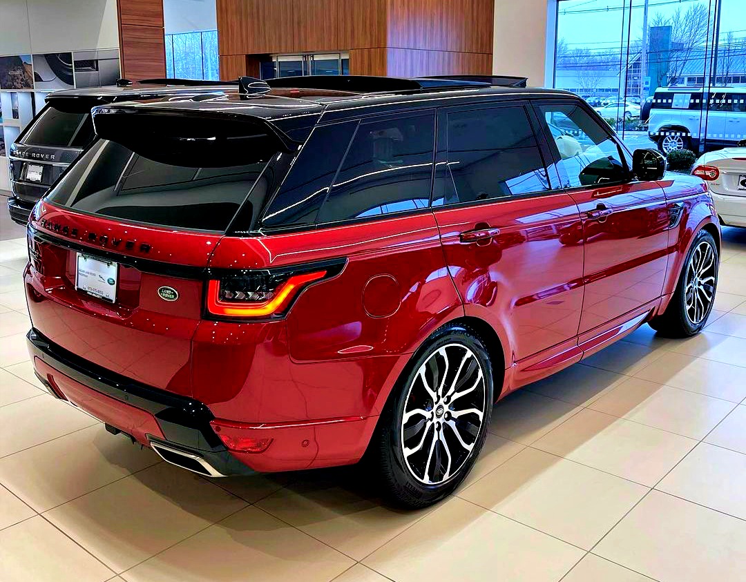 landroverparsippany_270485324_1053055178573059_1355357087266456795_n.jpg