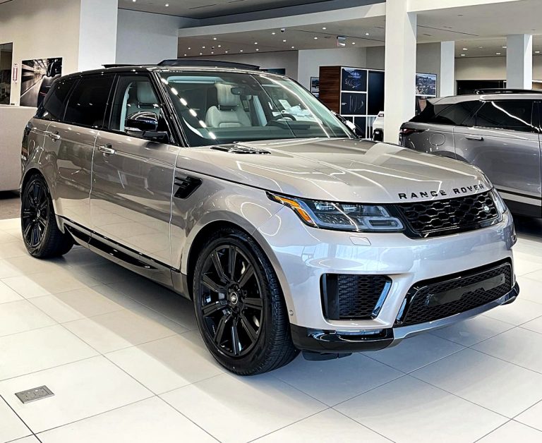 landroverparsippany_266649809_3070381683221181_5011010701689551501_n.jpg