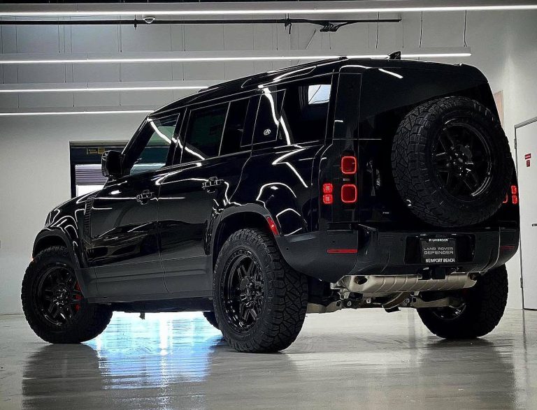 landrovernewportbeach_275165907_658447008941746_8564792113044941757_n.jpg