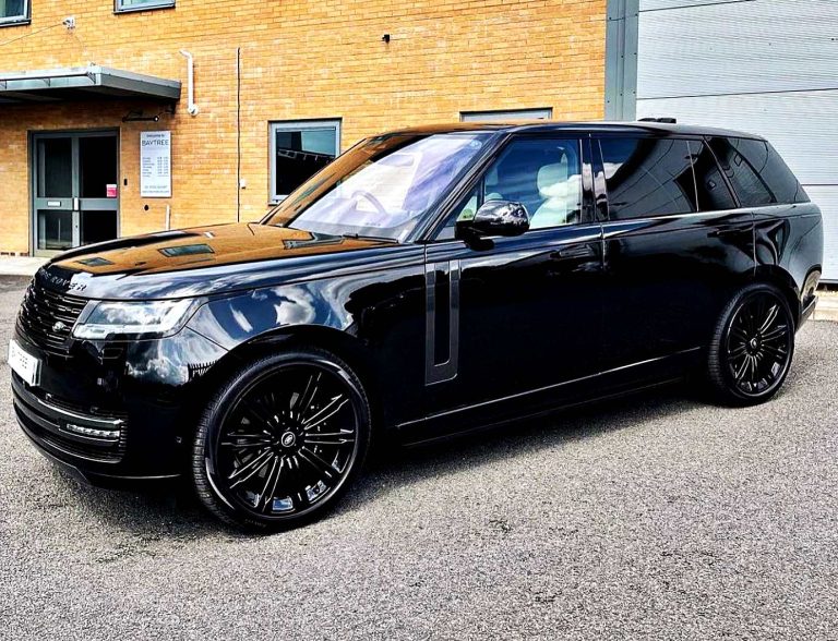 rangerover_svo_284913685_359314939627991_340446869812052986_n.jpg