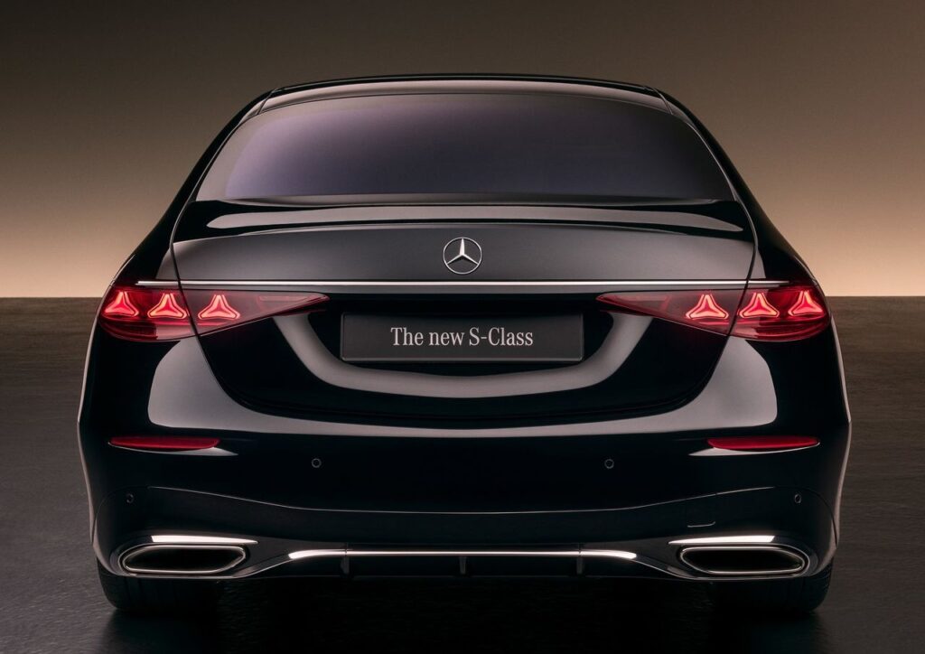 Mercedes-Benz-S-Class-2027-1280-106373c45b94006c60623c5c11b65df446