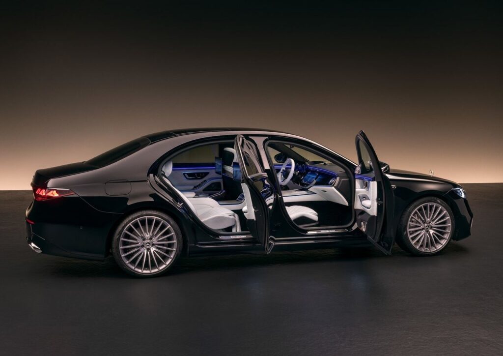 Mercedes-Benz-S-Class-2027-1280-e945e1e02f46d704804c9dd93136a0c2ae
