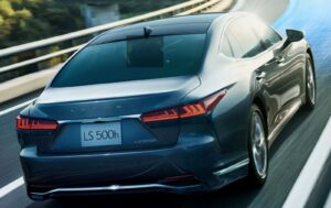 Lexus LS - Feature View