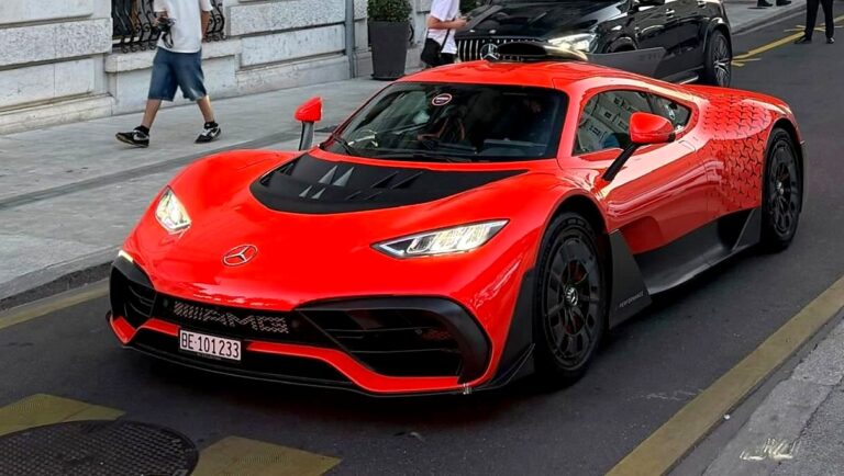 Alfa Romeo Cuorerosso - Feature View