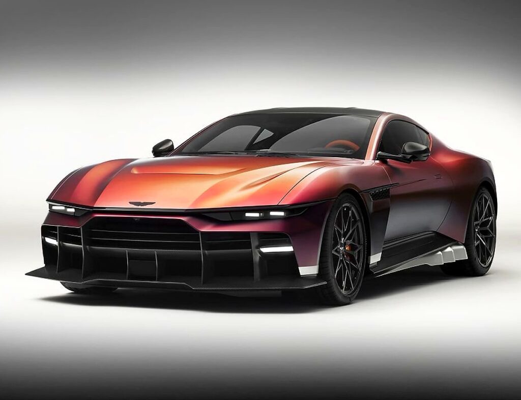 Aston Martin V12 Grand Tourer - Feature View