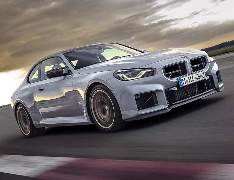 BMW M2 CS - Feature View