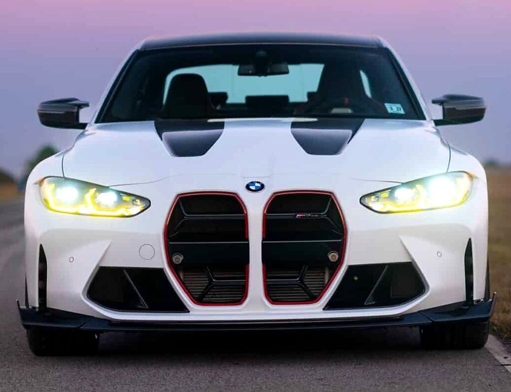 BMW M3 CS - Feature View