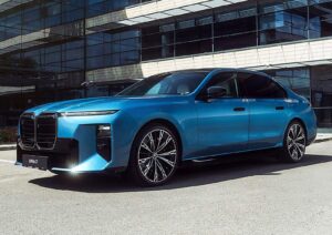 BMW i7 Individual Maldives Blue - Feature View