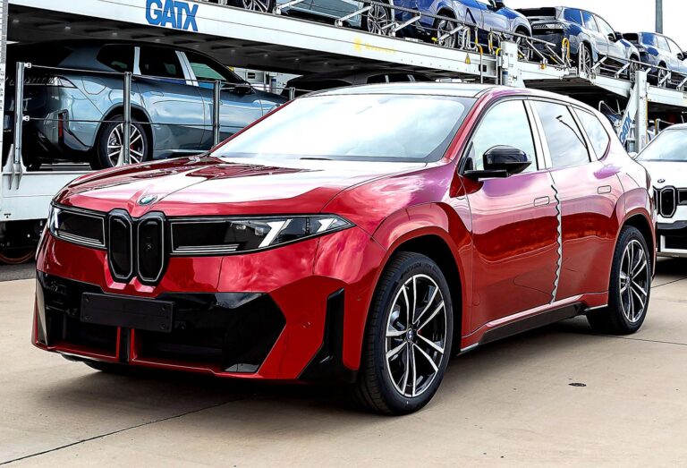 BMW iX3 - Feature View