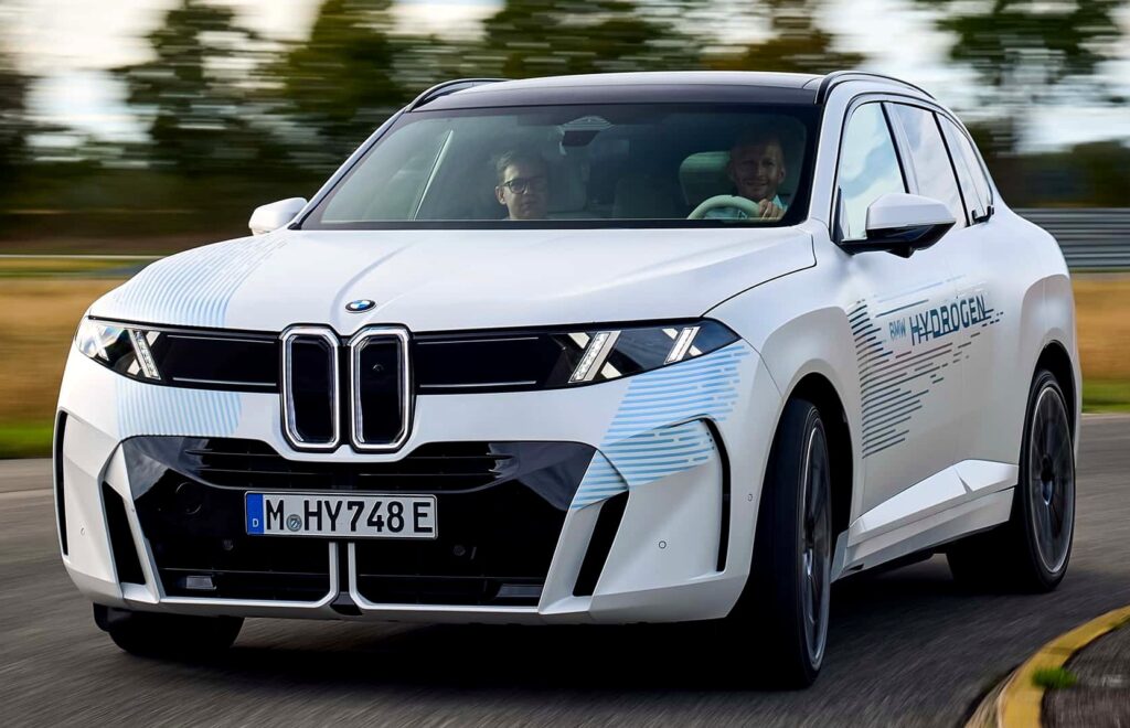 BMW iX5 Hydrogen - Feature View