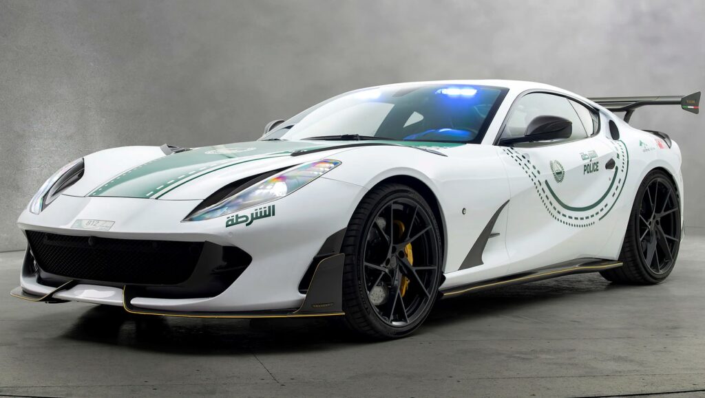 Ferrari 812 Superfast - Feature View