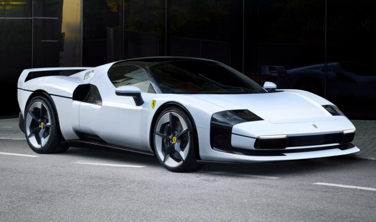 Ferrari F40 Modern Tribute - Feature View