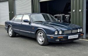 Jaguar XJR - Feature View