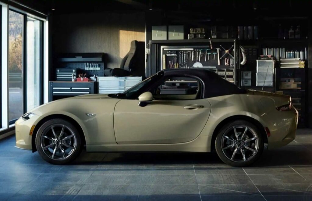 Mazda Next-Generation Sports Car - Feature View