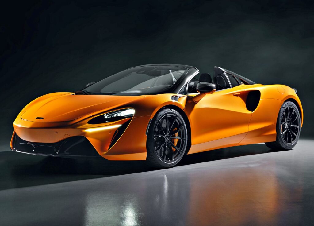 McLaren Artura official exterior hero view