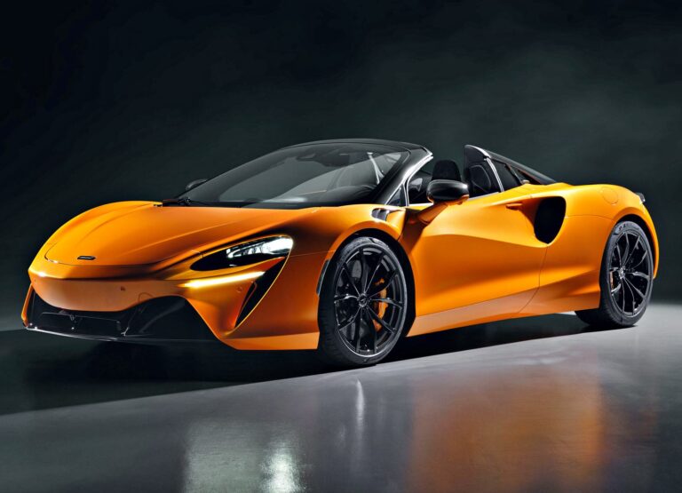 McLaren Artura official exterior hero view