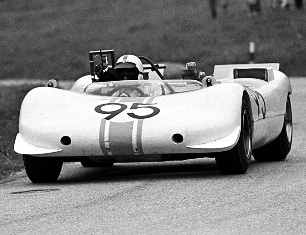 Porsche 909 Bergspyder - Feature View