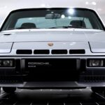 Porsche 924 - Feature View