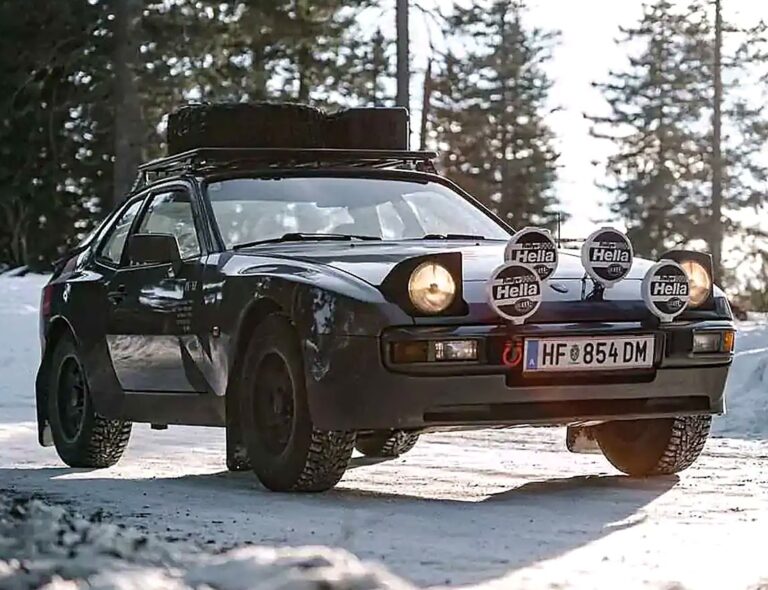 Porsche 924 - Feature View