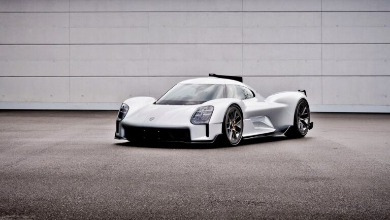 Porsche - Feature View