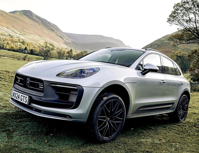 Porsche Macan - Feature View